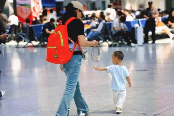 牛点策略 暑期带娃坐火车必看 儿童免费乘车有哪些条件？答案都在这