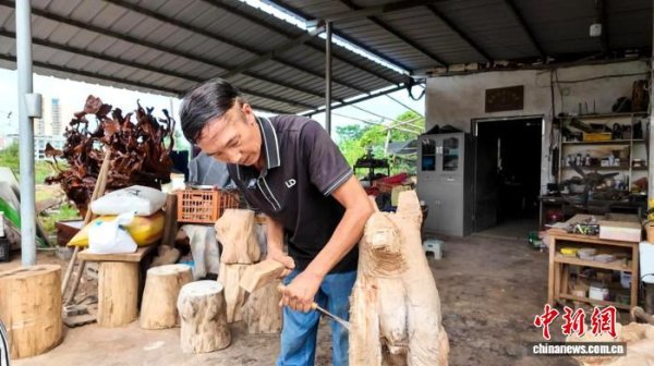 金智股配 湖北崇阳木雕匠人刘明华：让传统手艺“活”在当下
